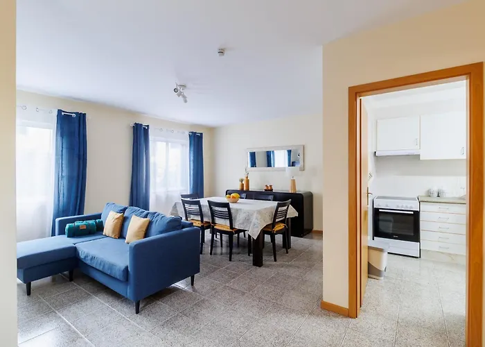 Lens & Trail House *