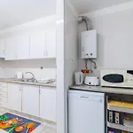 Lens & Trail House * Santana