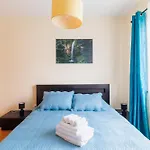 Lens & Trail House